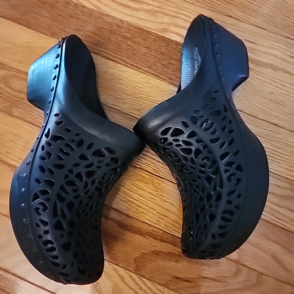 Dansko Pippa Clogs - Picture 3 of 8